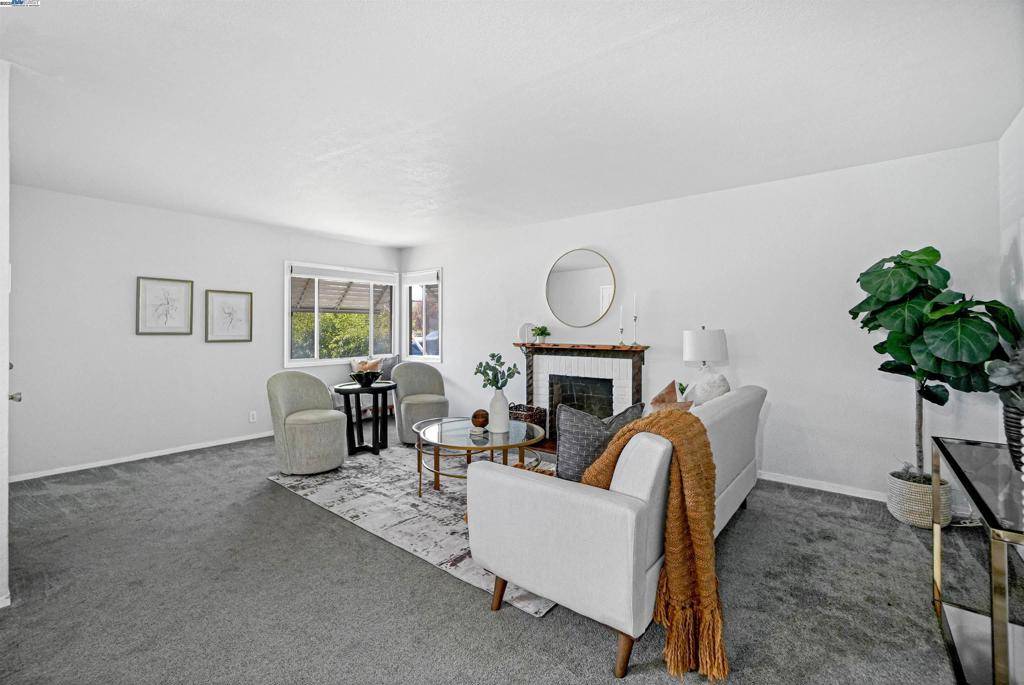 Castro Valley, CA 94546,4216 Gem Ave