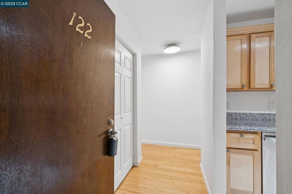 Oakland, CA 94611,150 Pearl St #122