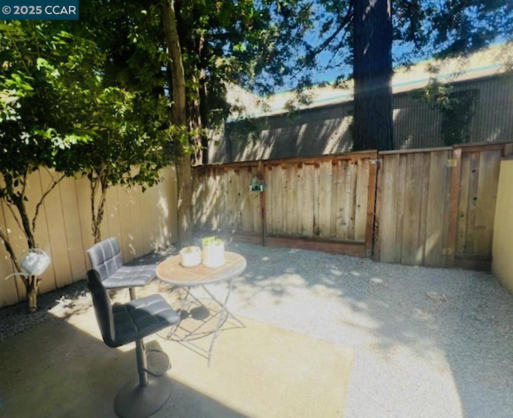 Moraga, CA 94556,2129 Ascot Dr #15