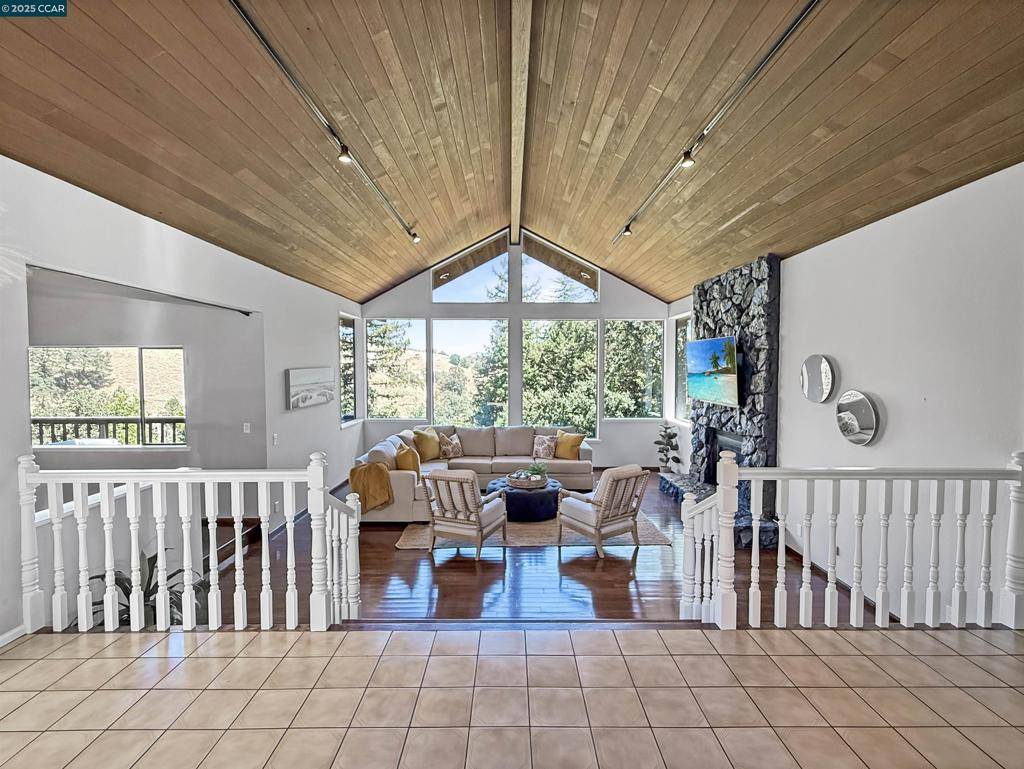 Walnut Creek, CA 94597,130 Hillcroft Way
