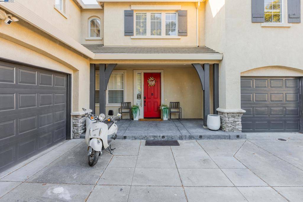 Hayward, CA 94544,332 Arrowhead Way