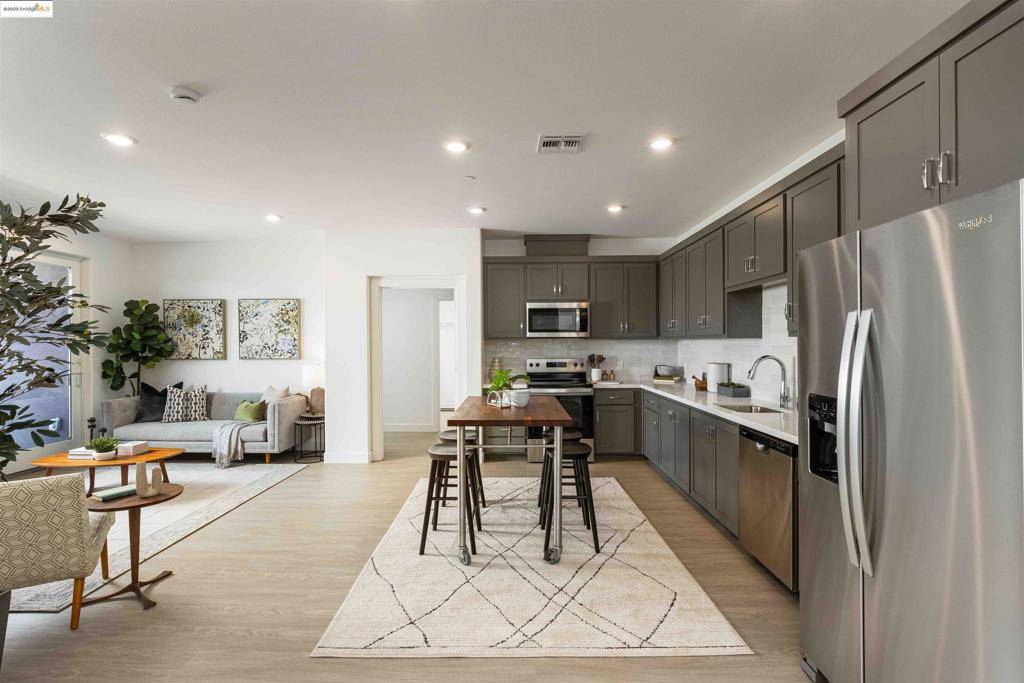 Hayward, CA 94544,500 Somi Ct #313