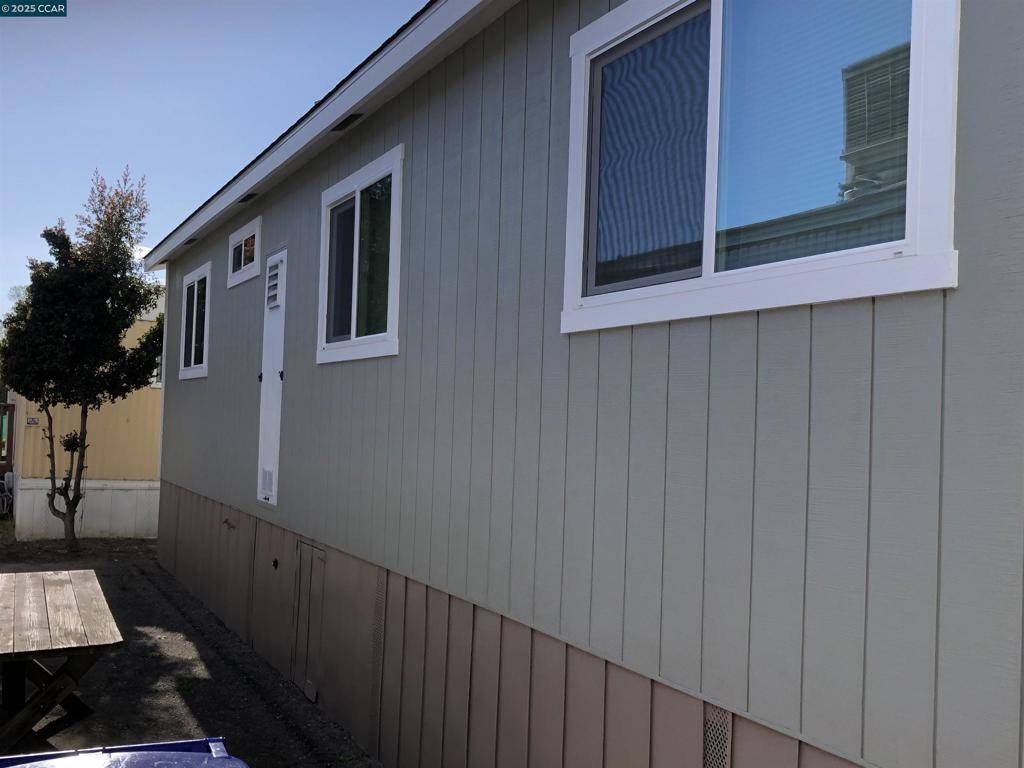 El Sobrante, CA 94803,4556 Appian Way