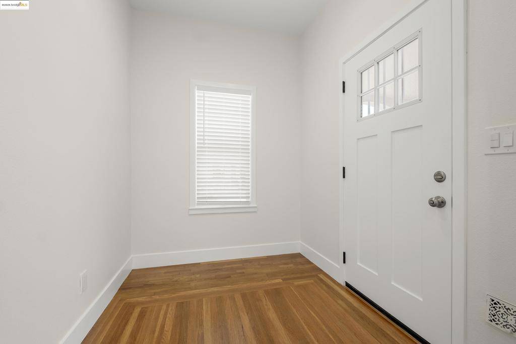 Albany, CA 94706,1437 Portland Ave