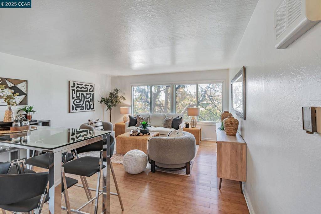 Oakland, CA 94610,455 Crescent St #207