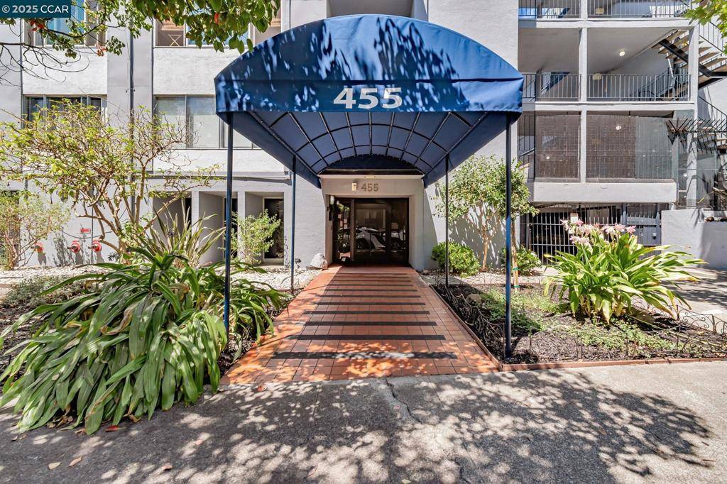 Oakland, CA 94610,455 Crescent St #207