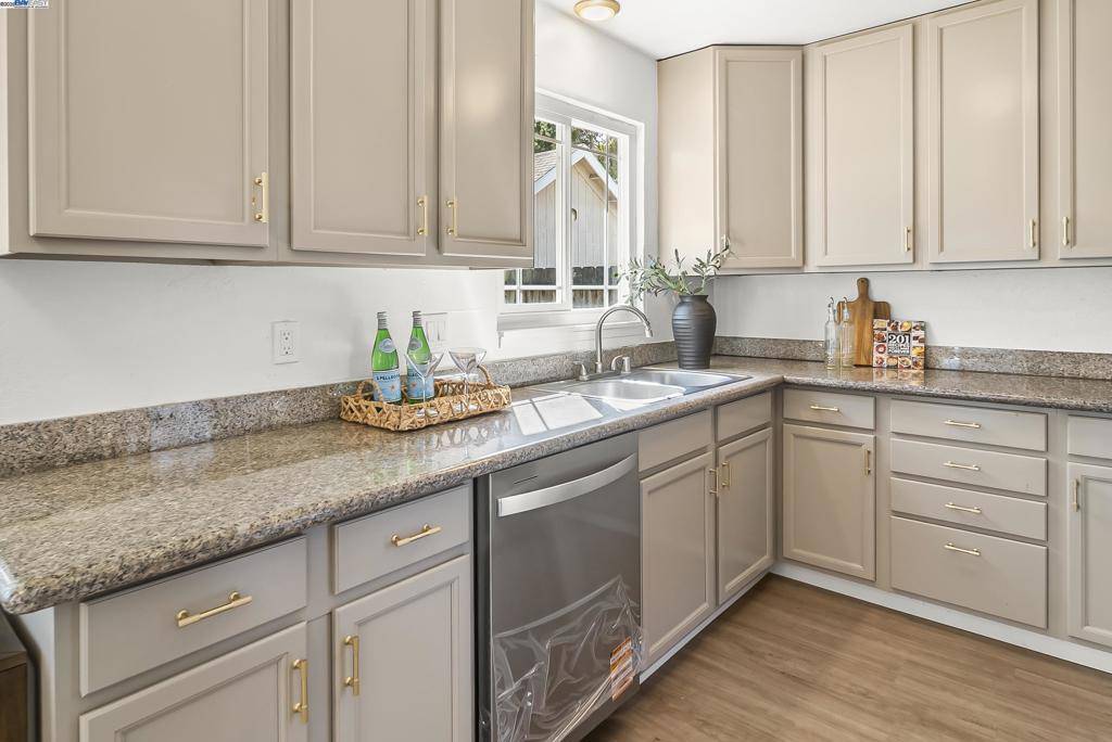 San Lorenzo, CA 94580,16054 Via Nueva