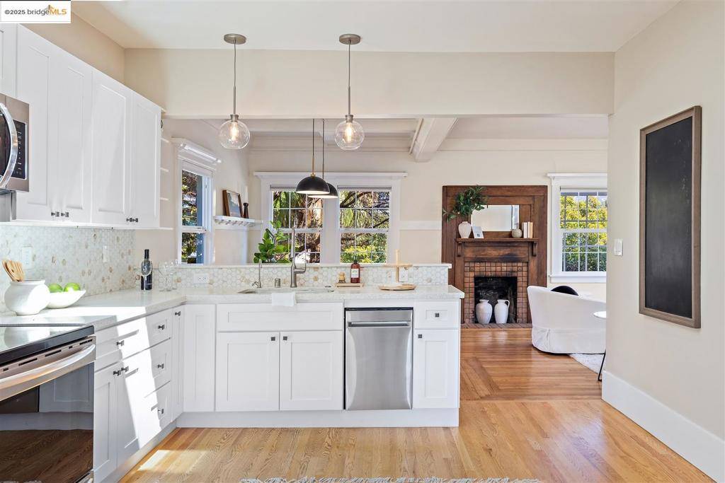 Oakland, CA 94601,4207 Aqua Vista St