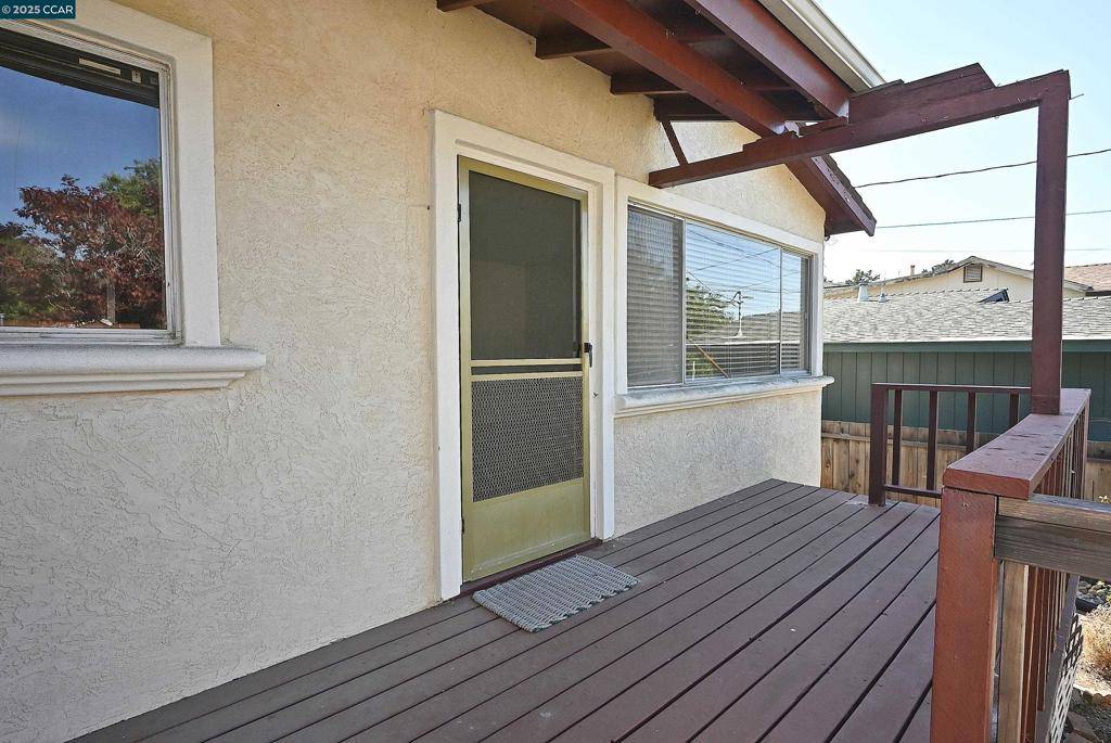 Martinez, CA 94553-2722,2156 MONTEREY AVENUE
