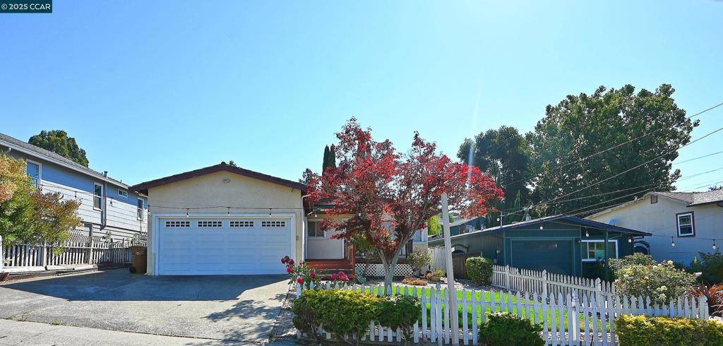 Martinez, CA 94553-2722,2156 MONTEREY AVENUE