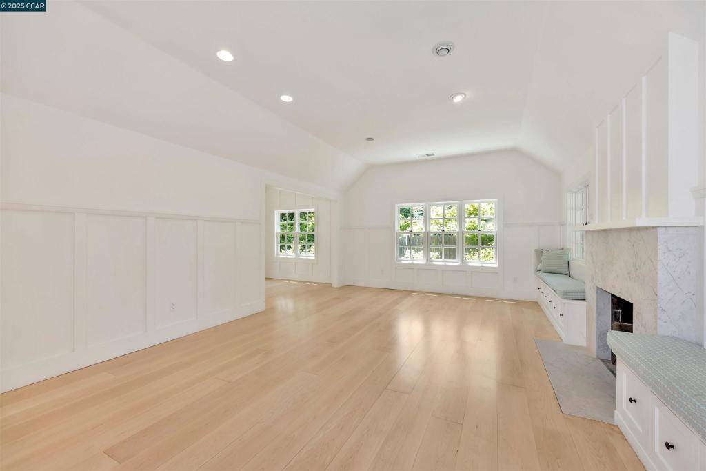 Lafayette, CA 94549,772 John Way