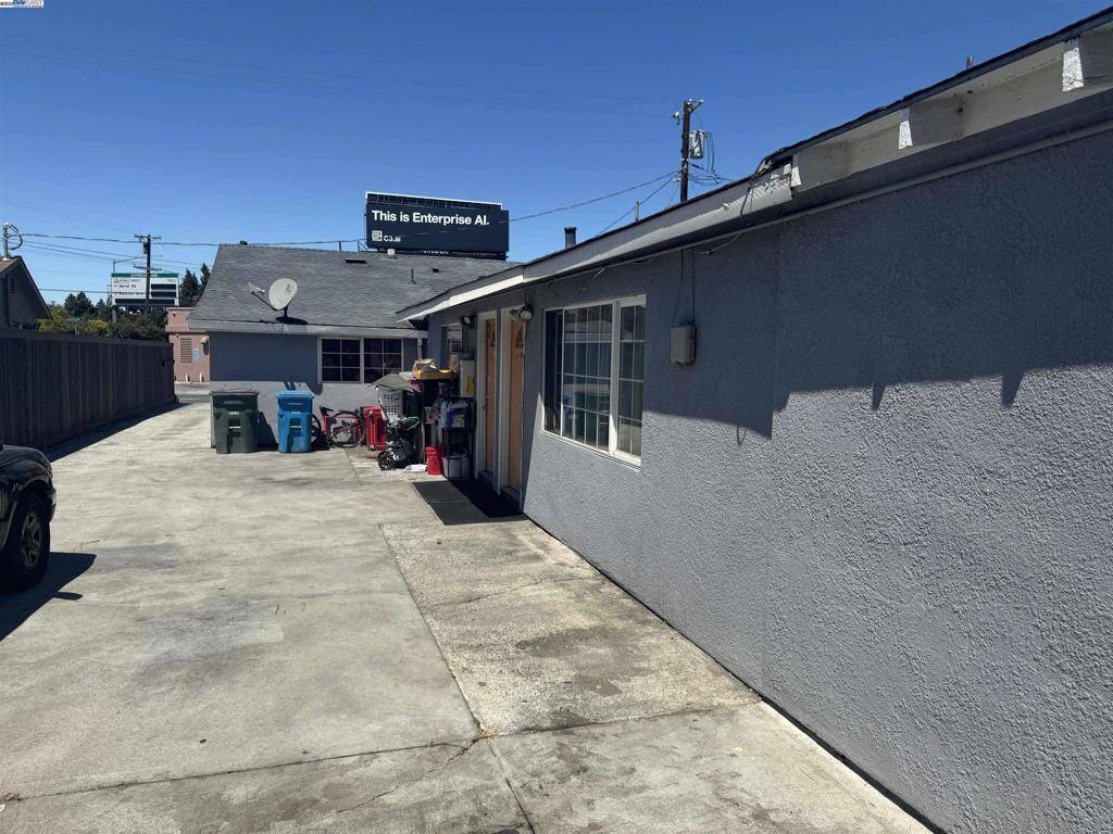 East Palo Alto, CA 94303,2118 Addison Ave