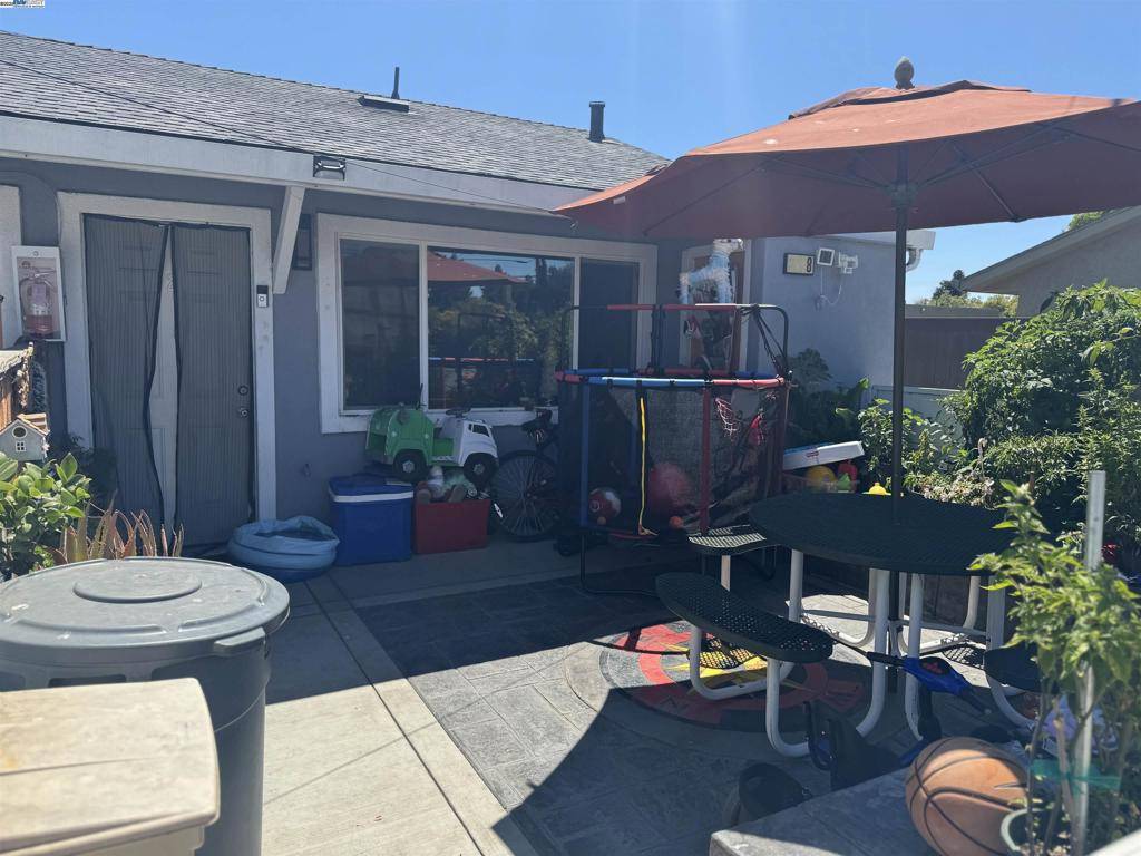 East Palo Alto, CA 94303,2118 Addison Ave