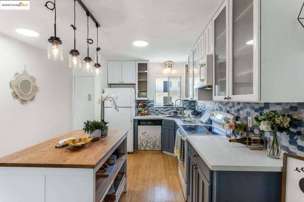 Alameda, CA 94501,325 Kitty Hawk RD #UNIT 207