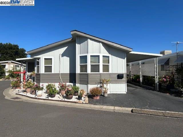 Hayward, CA 94545,1200 W Winton #71