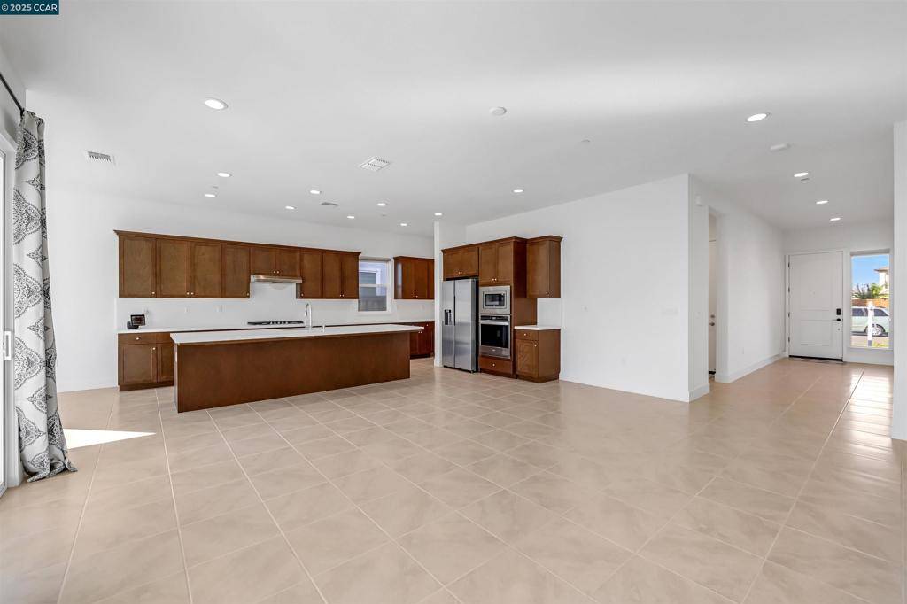 Lathrop, CA 95330,3308 Mayberry St
