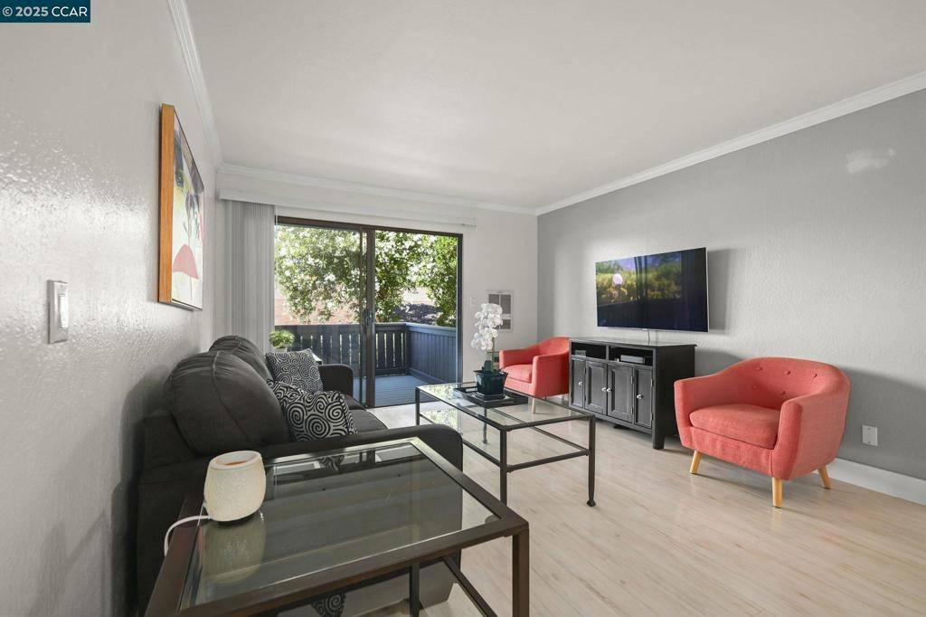 Walnut Creek, CA 94598,1411 Marchbanks Dr #2