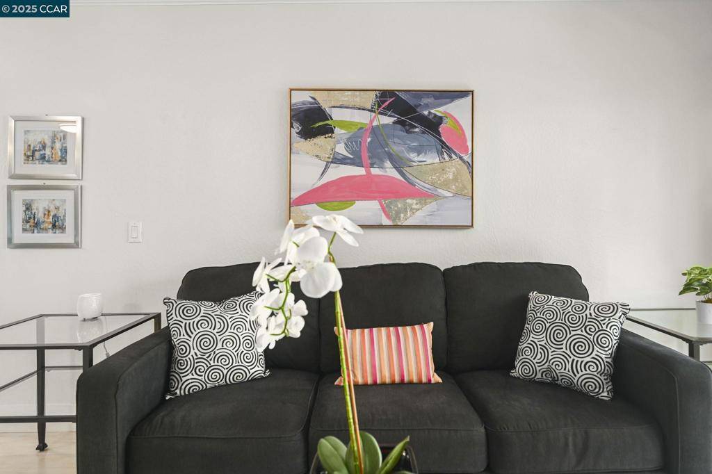 Walnut Creek, CA 94598,1411 Marchbanks Dr #2