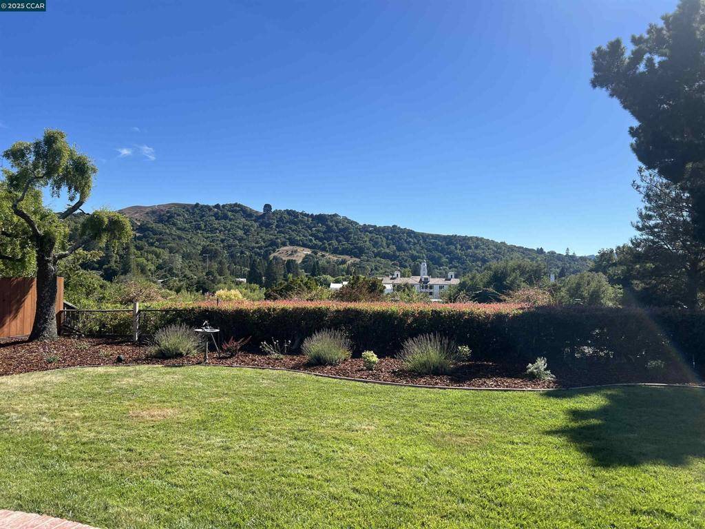 Moraga, CA 94556,11 Breck Ct