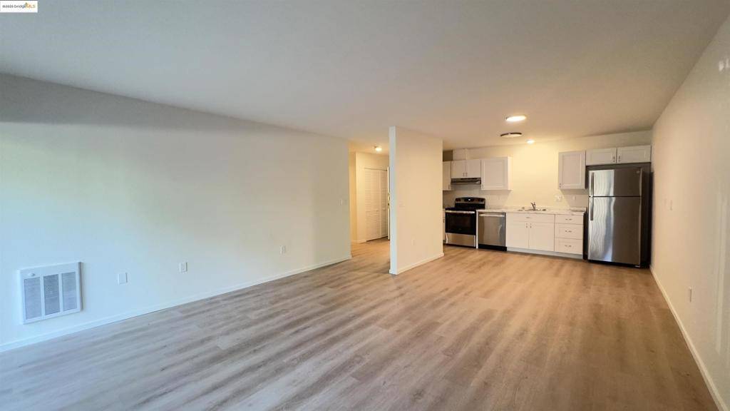 Oakland, CA 94610,425 Orange Street #112
