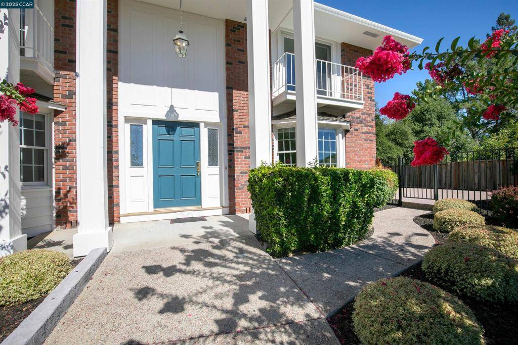 Alamo, CA 94507,2646 Roundhill Dr