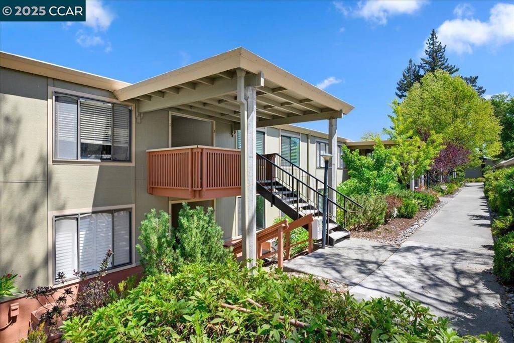 Walnut Creek, CA 94595,2601 Pine Knoll Dr #4