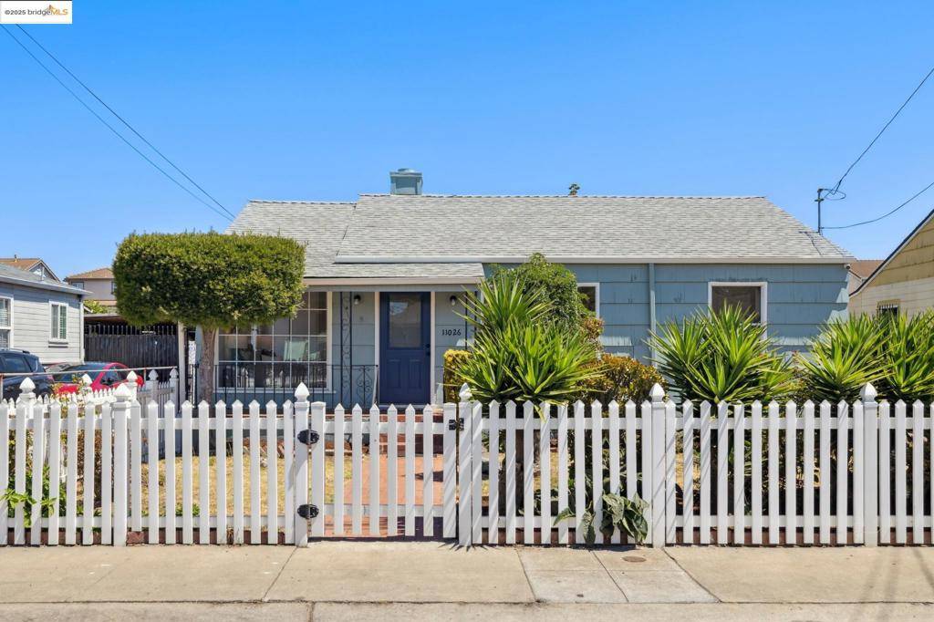 Oakland, CA 94603,11026 Robledo Dr