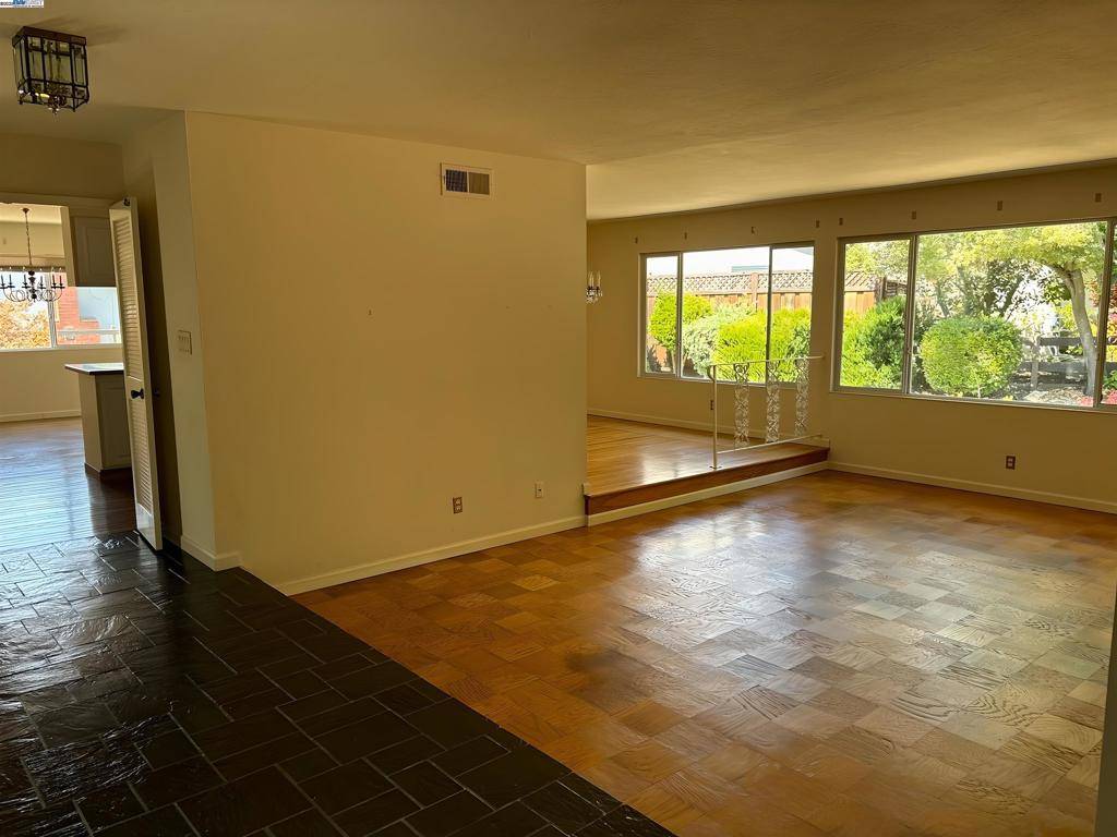 Pleasanton, CA 94566,1230 Concord St