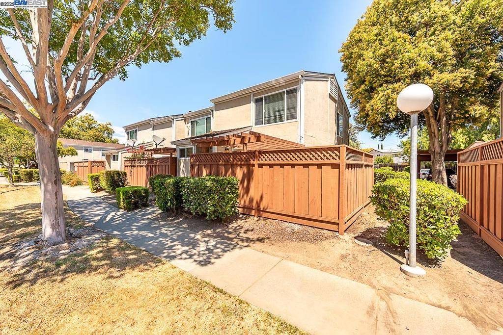 Fremont, CA 94538,4562 Deerfield Ter
