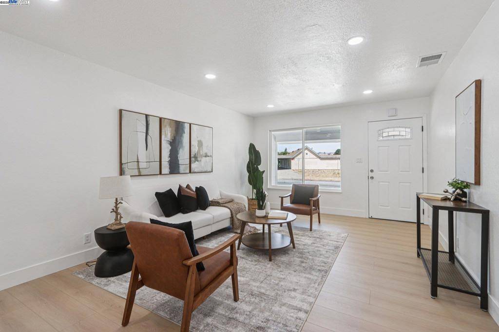 Fremont, CA 94538,39681 Sundale Dr