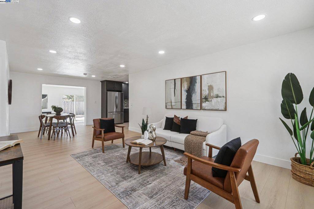 Fremont, CA 94538,39681 Sundale Dr