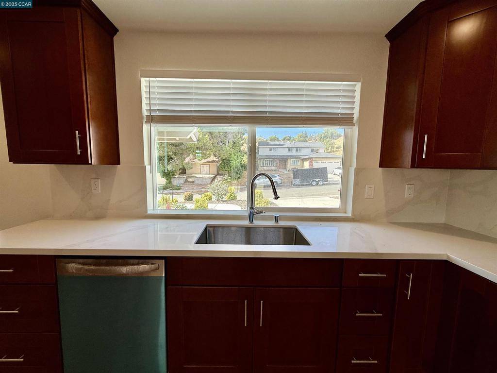 Vallejo, CA 94591,148 Lancaster Way