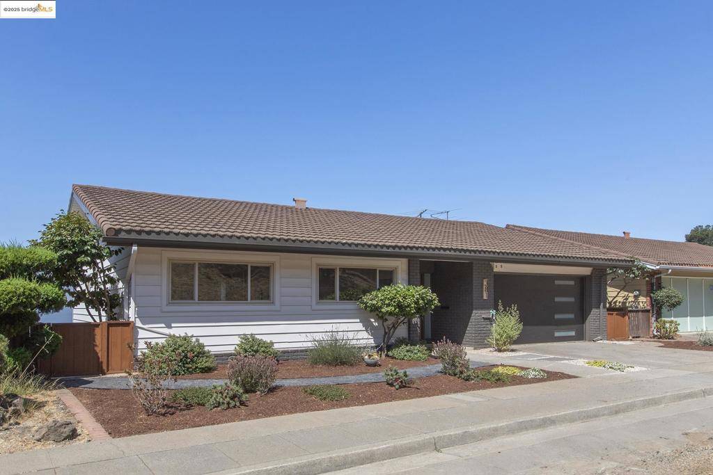 Oakland, CA 94619,381 Crestmont Dr