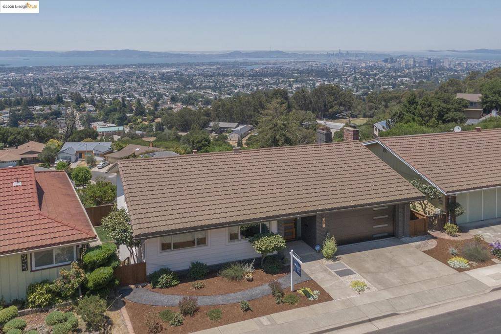 Oakland, CA 94619,381 Crestmont Dr