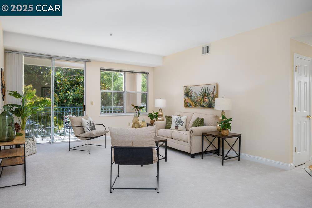 Walnut Creek, CA 94595,1860 Tice Creek Dr #1227