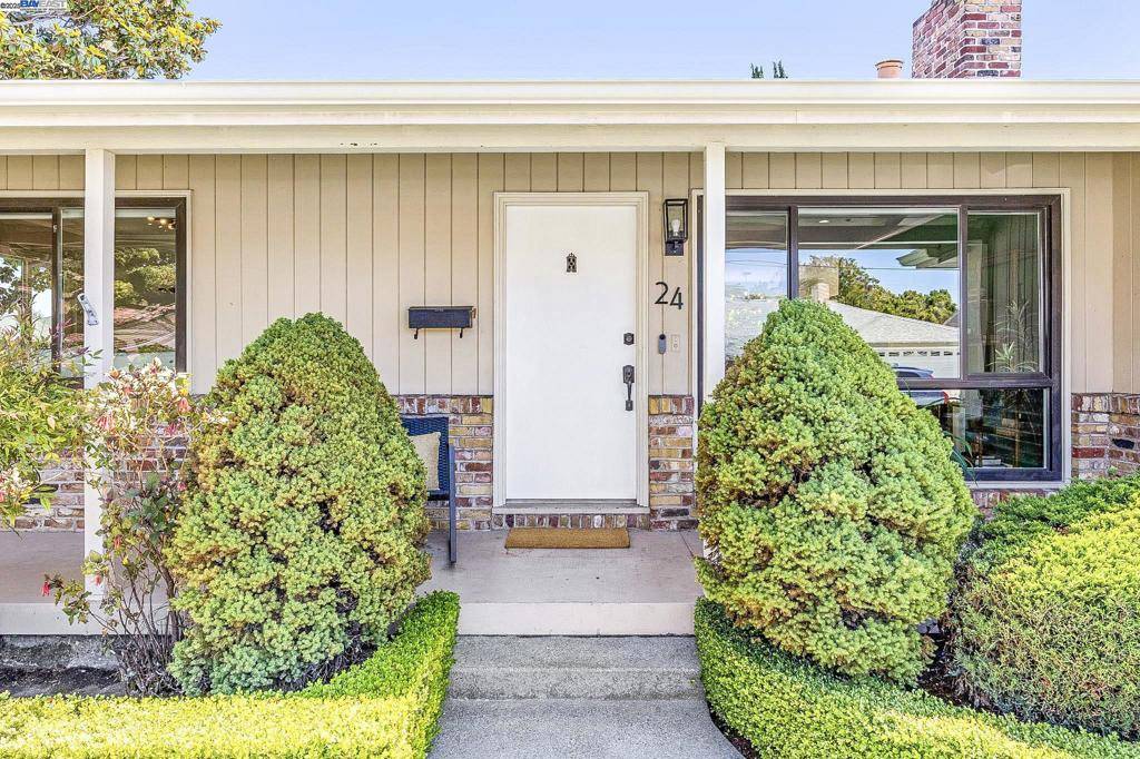 San Lorenzo, CA 94580,24 Via Hermosa