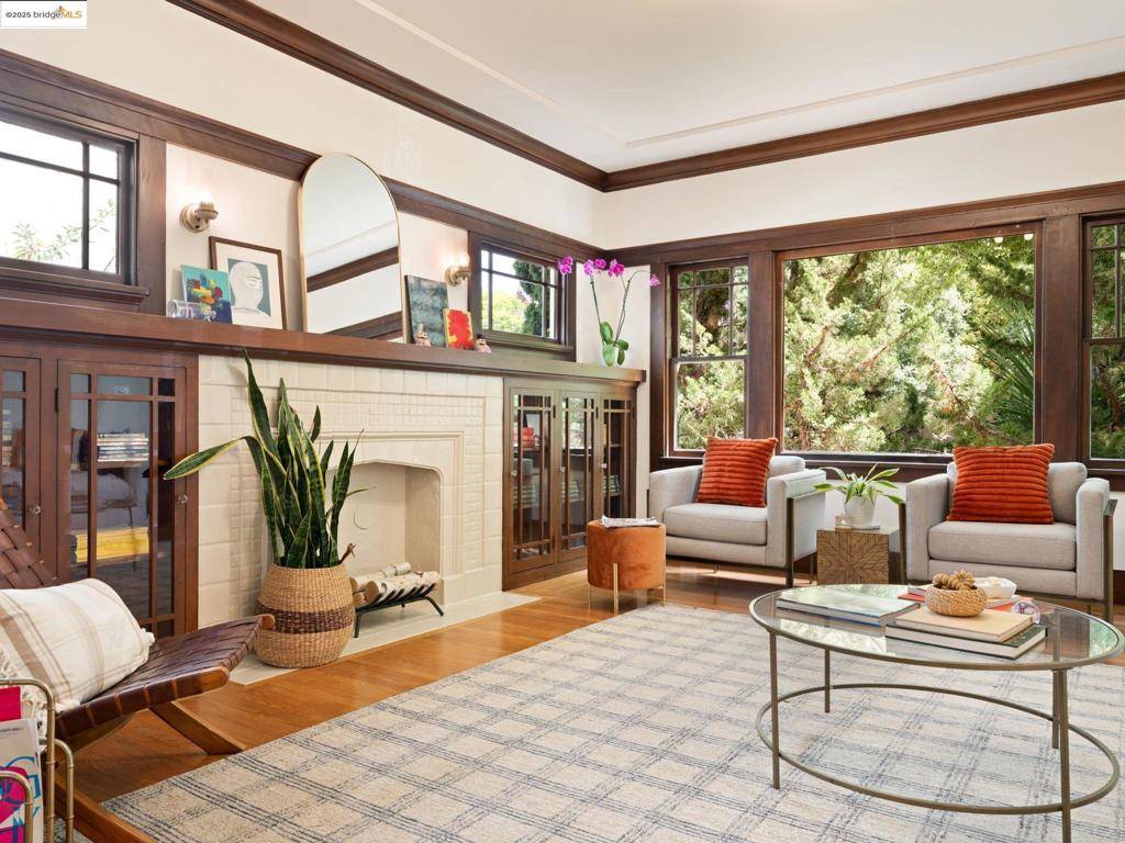Berkeley, CA 94709,1326 Shattuck Ave #4