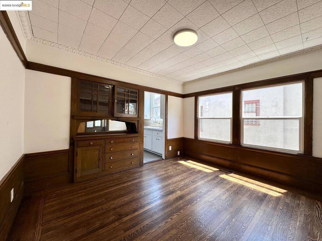 Oakland, CA 94608,5926 Marshall St