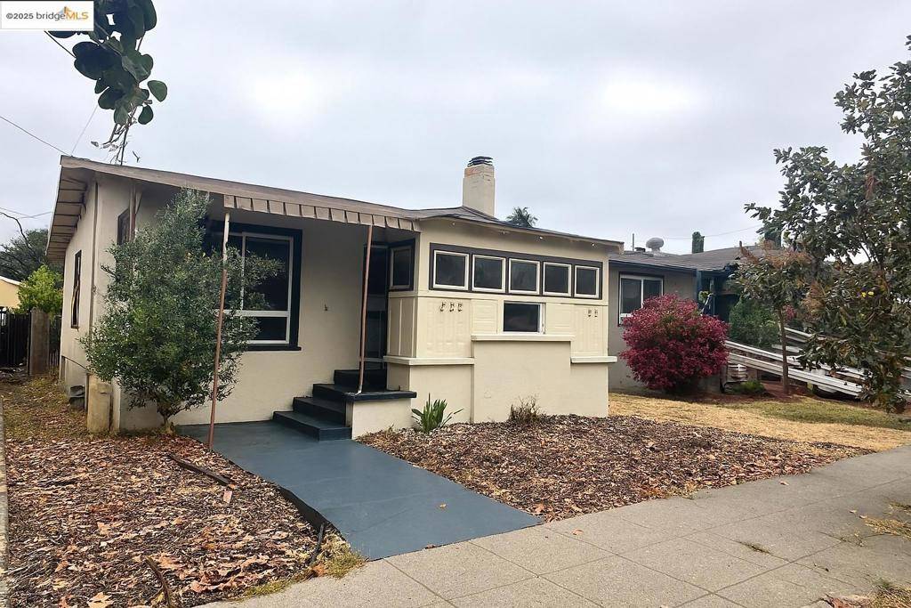Oakland, CA 94608,5926 Marshall St