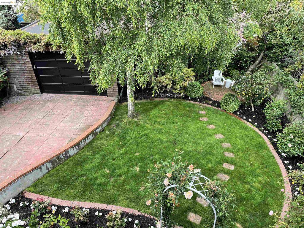 Piedmont, CA 94611,19 Monte Avenue