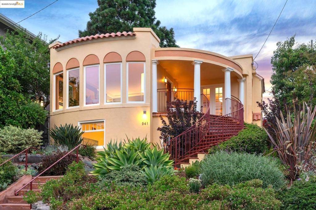 Oakland, CA 94610,941 WARFIELD Ave