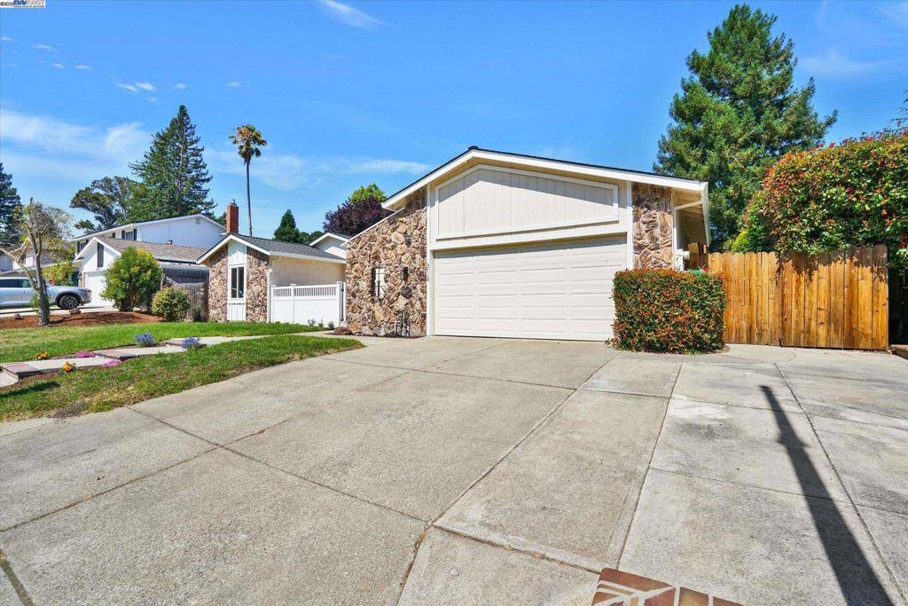 San Ramon, CA 94583,3718 Norris Canyon Rd
