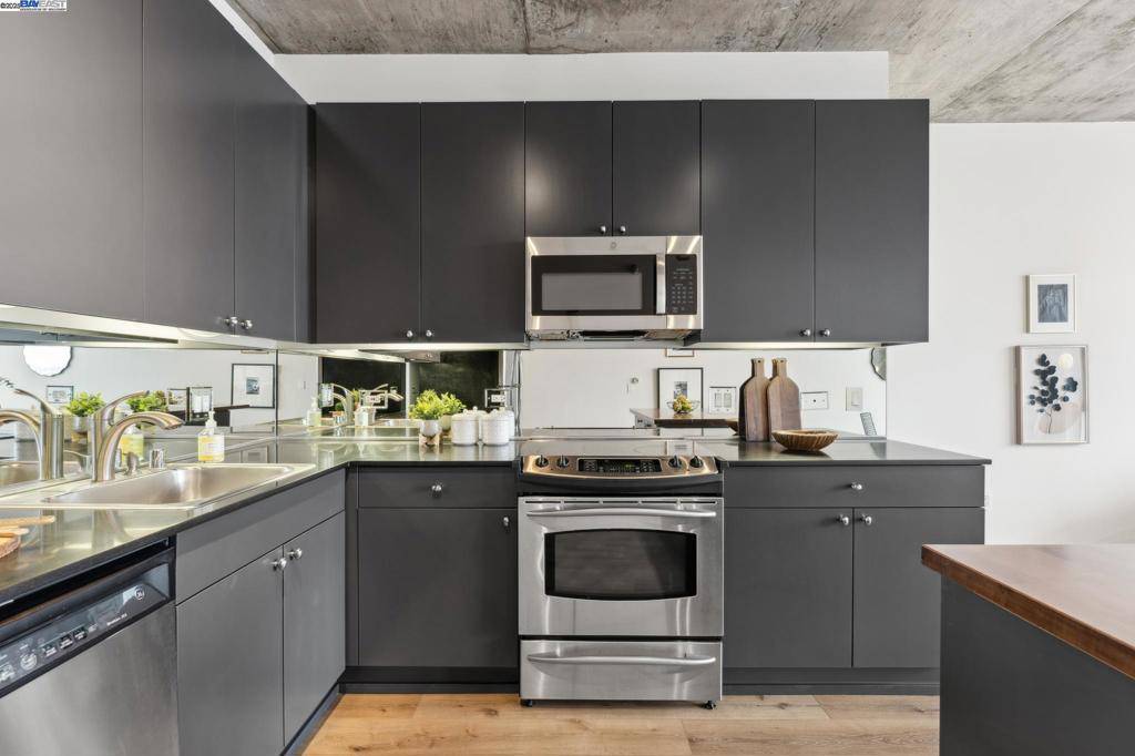 Oakland, CA 94607,311 Oak St #729