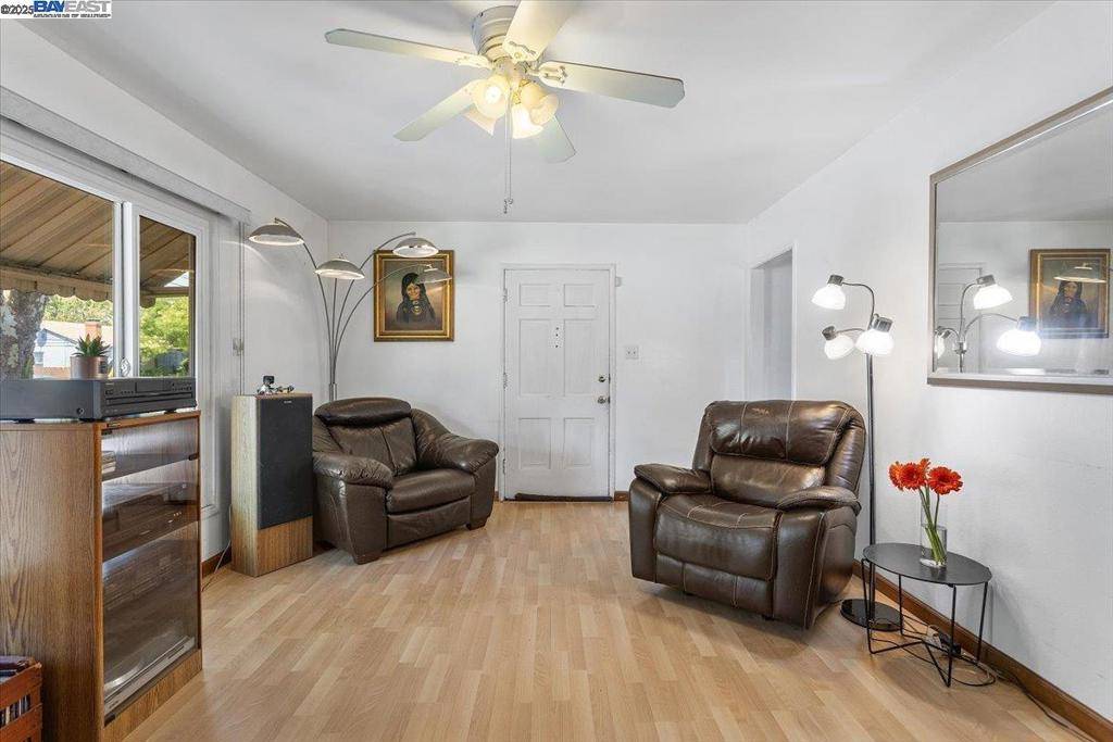 San Leandro, CA 94579,15106 Edgemoor St