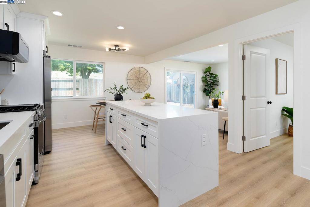 Fremont, CA 94538,40186 Barbara St