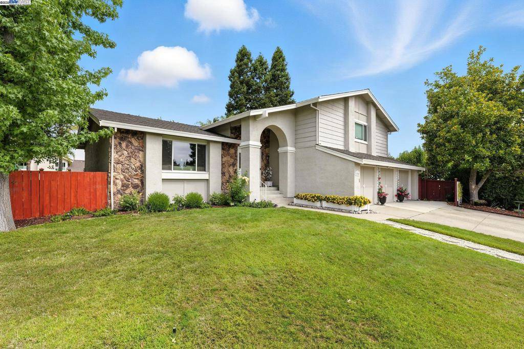 San Ramon, CA 94583,2740 Mohawk Cir