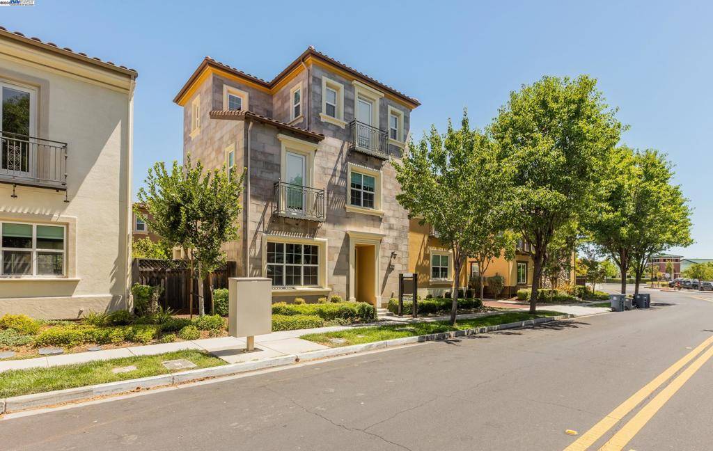 San Ramon, CA 94582,3422 Cinnamon Ridge Rd