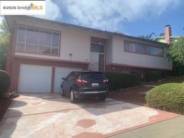 Oakland, CA 94605,25 Woodcliff Ct