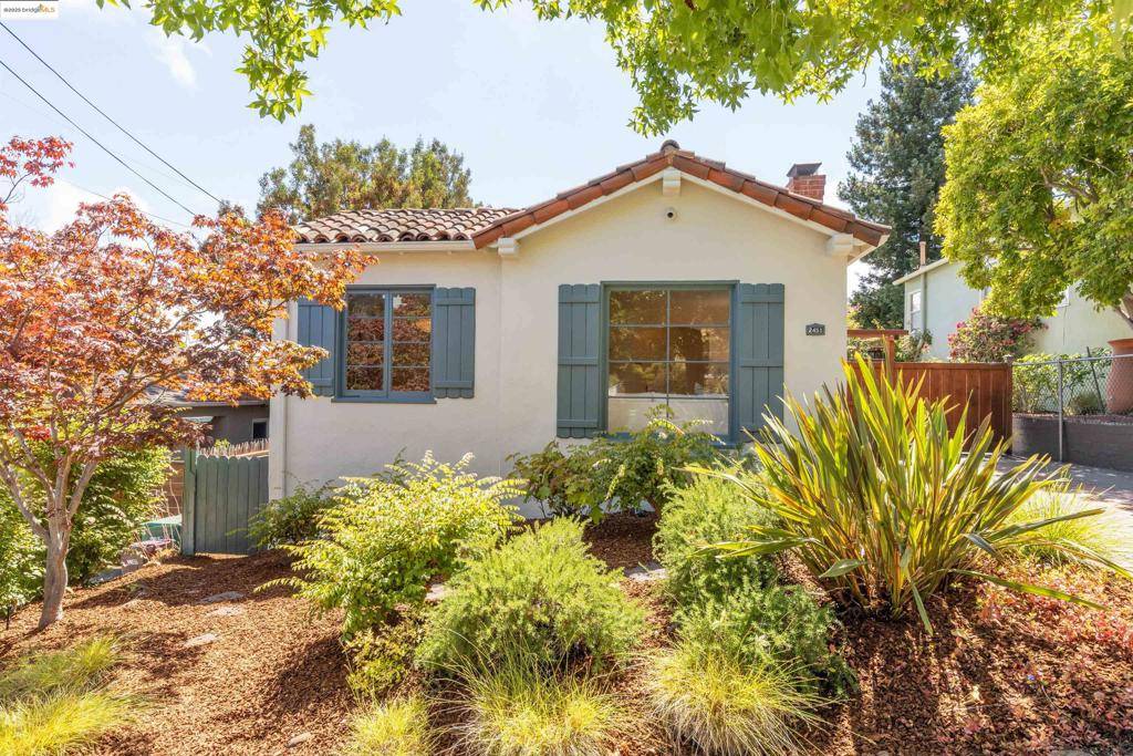 Oakland, CA 94602,2451 Carmel St