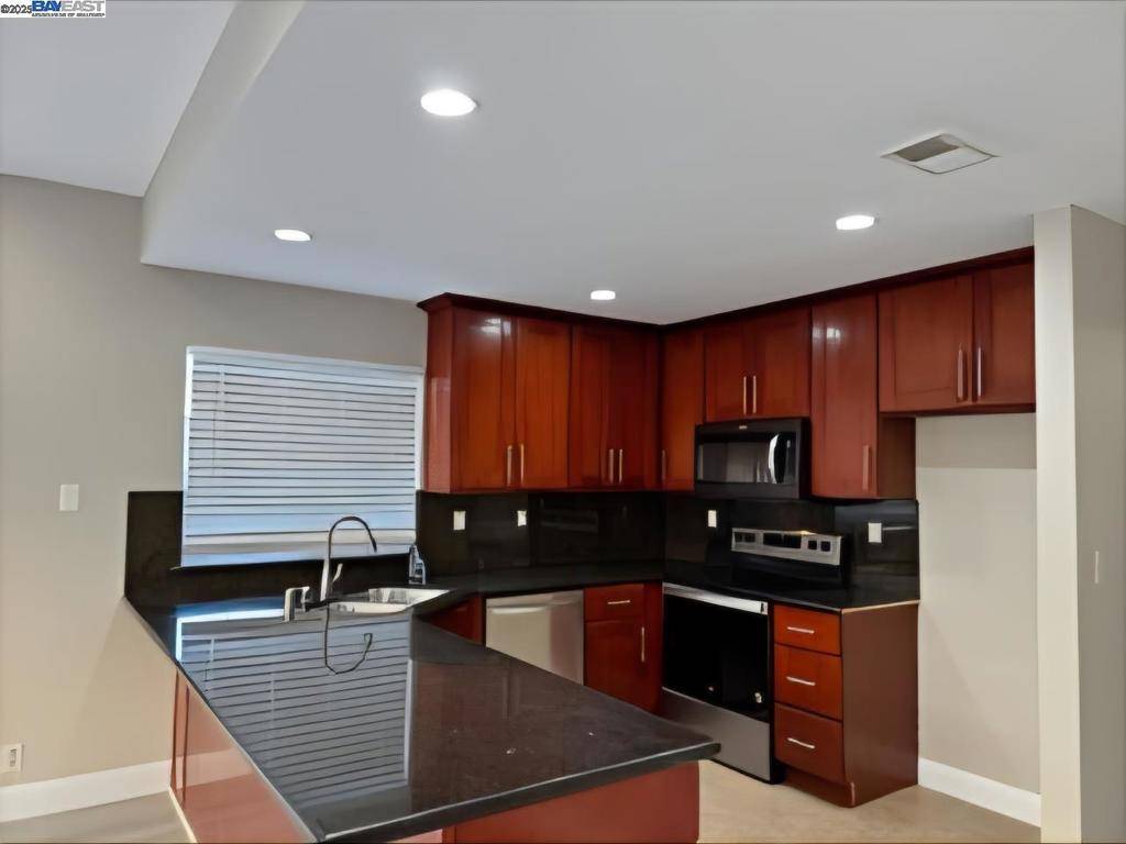 Newark, CA 94560,6221 Potrero Dr